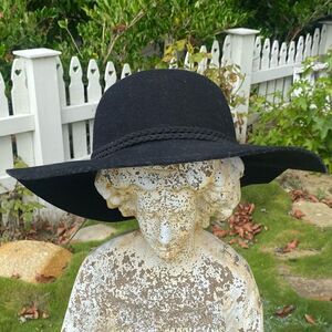 Nordstrom Phase 3 Black 100% Wool Floppy Hat with Braided Trim. EUC!